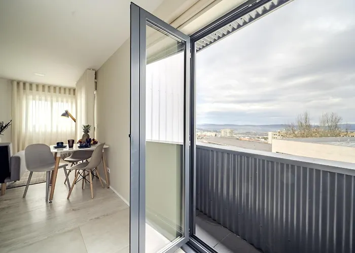 Flat By House And People Braga